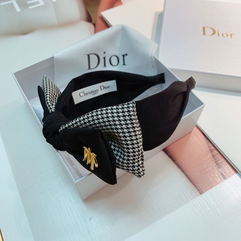 CHRISTIAN DIOR